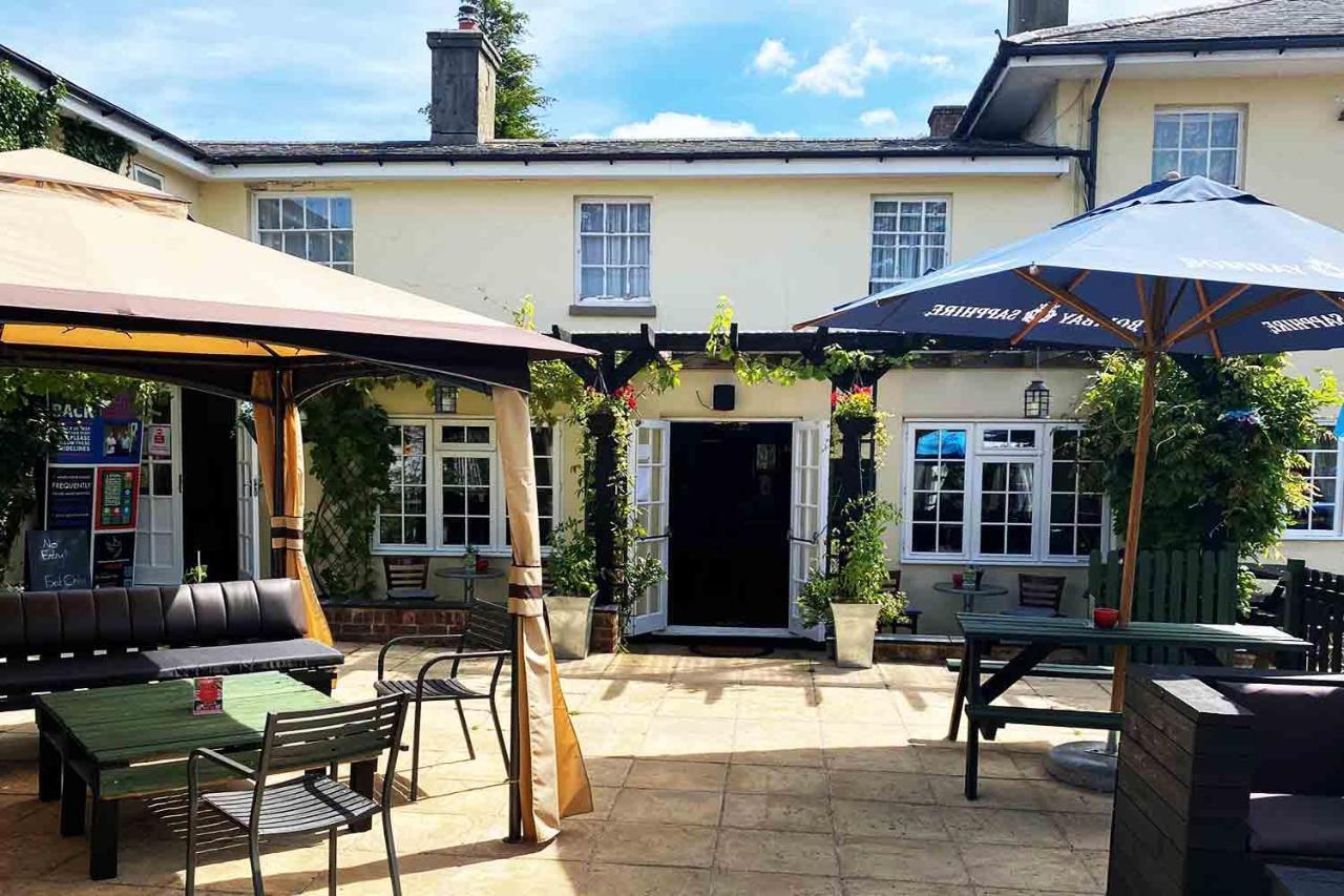 The Dove Inn Micheldever Экстерьер фото