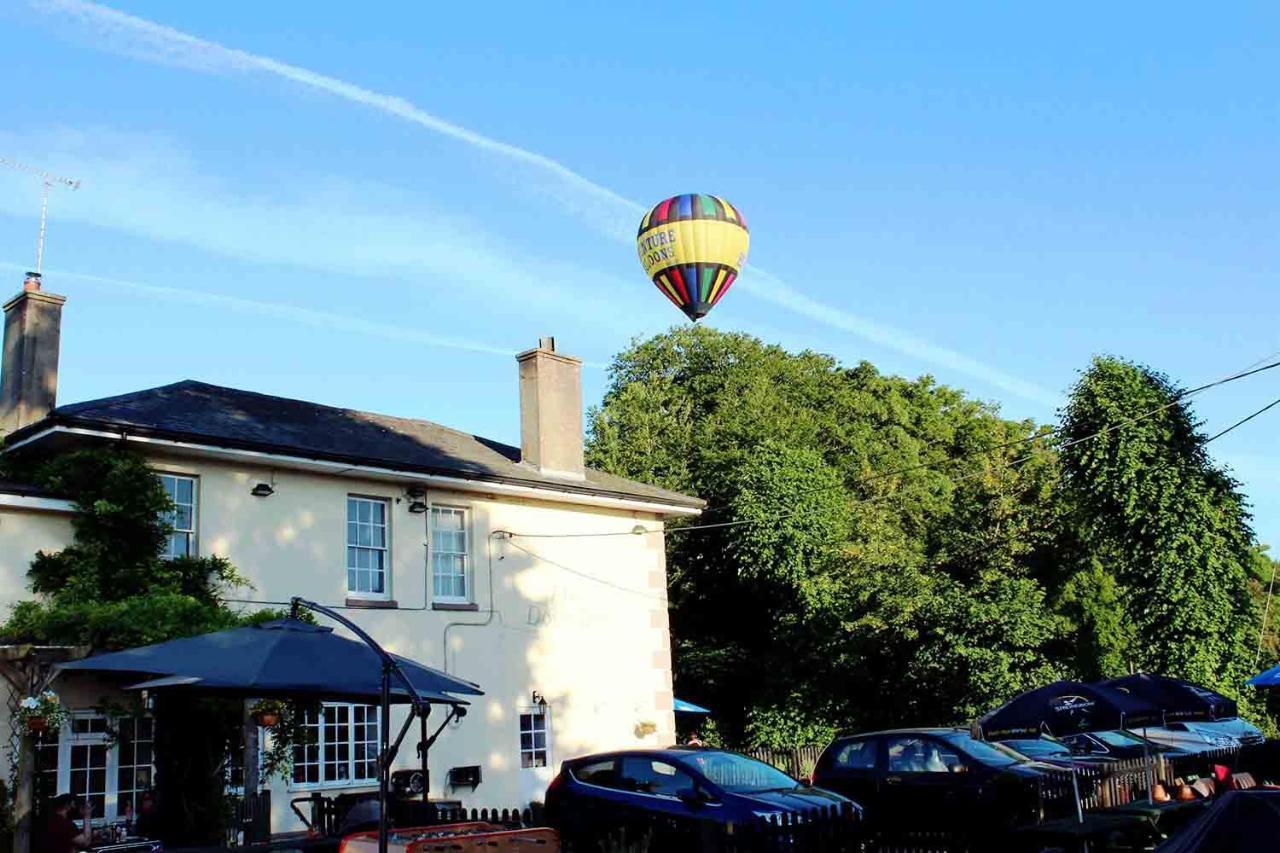 The Dove Inn Micheldever Экстерьер фото